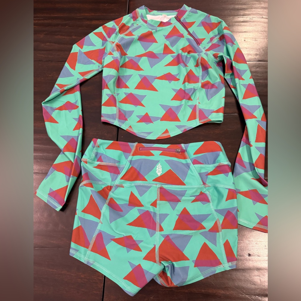 FREE PEOPLE MOVEMENT SET - Make Way Printed Rasher Top AND Bottom Size: XS